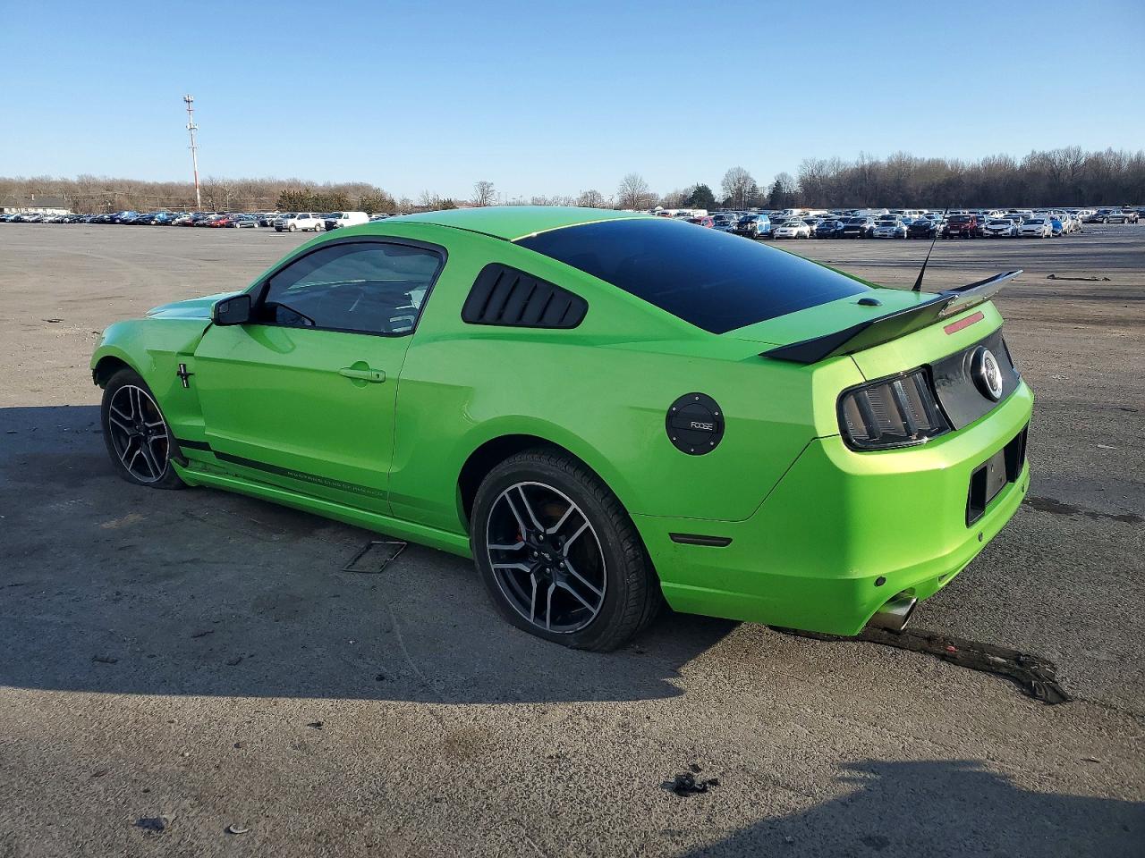 2013 FORD MUSTANG photo 4