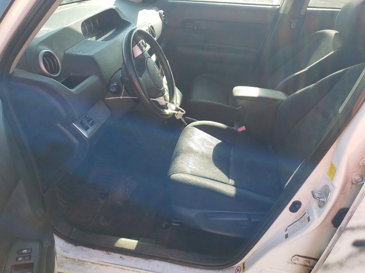 2011 TOYOTA SCION XB photo 13