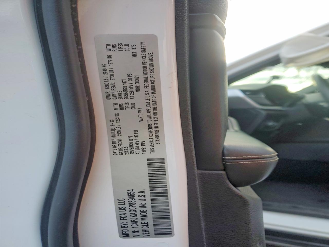 2023 JEEP GRAND CHEROKEE L LAREDO photo 13