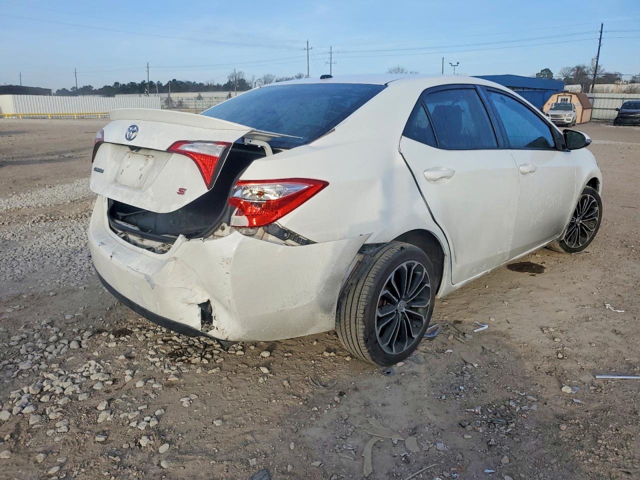 2016 TOYOTA COROLLA L photo 3