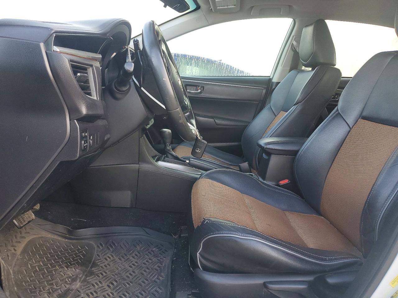 2016 TOYOTA COROLLA L photo 7