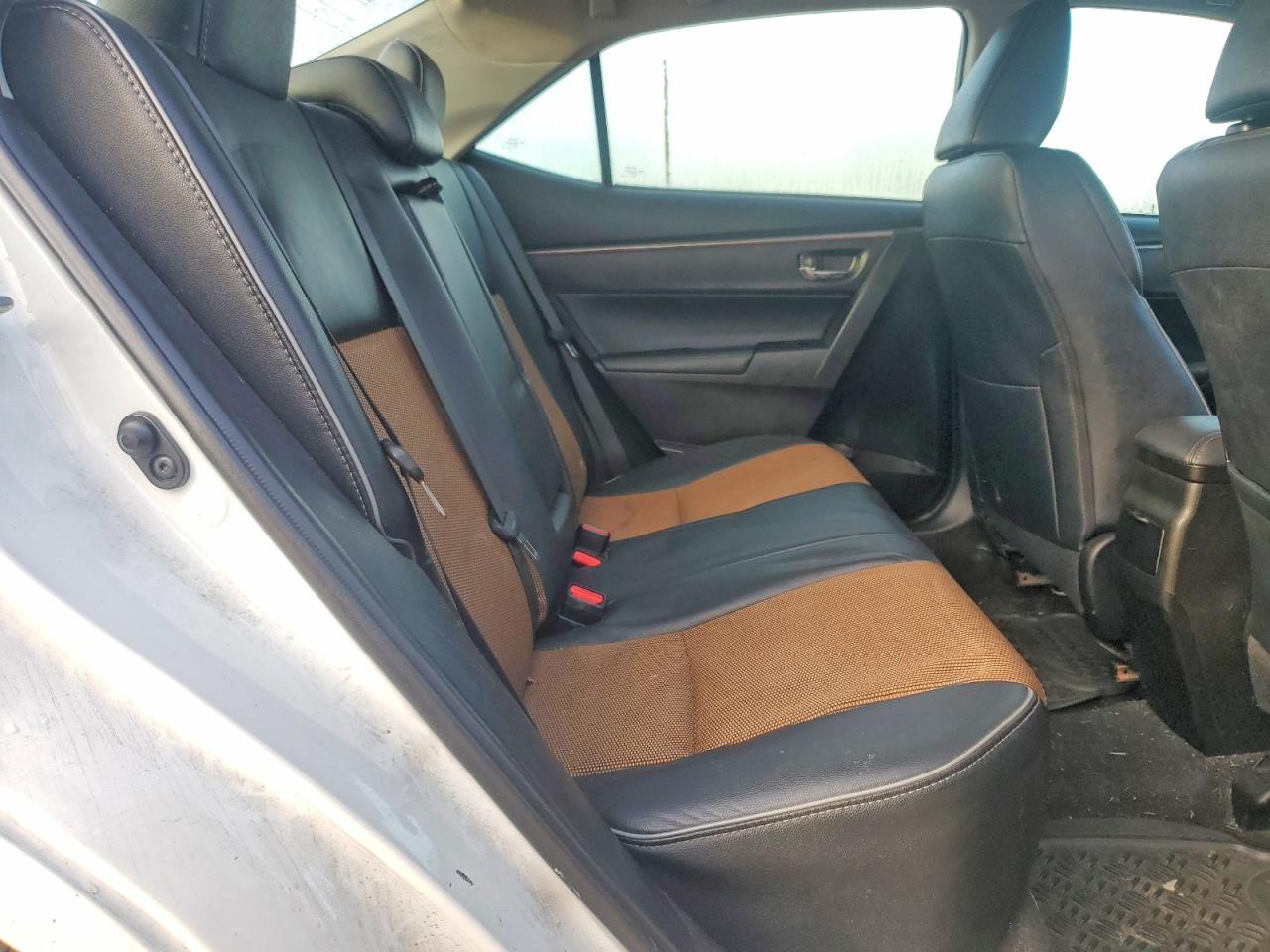 2016 TOYOTA COROLLA L photo 10