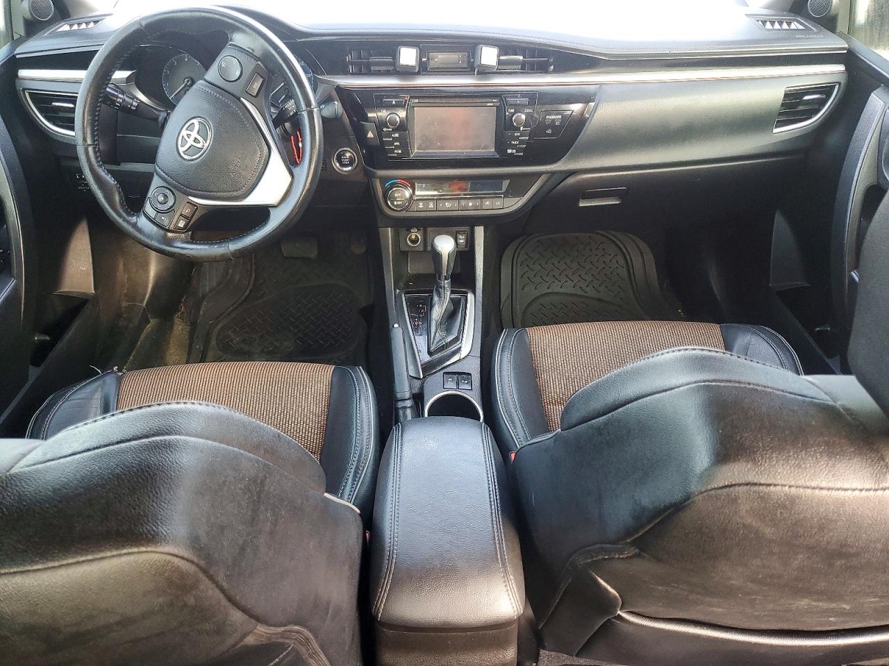2016 TOYOTA COROLLA L photo 8
