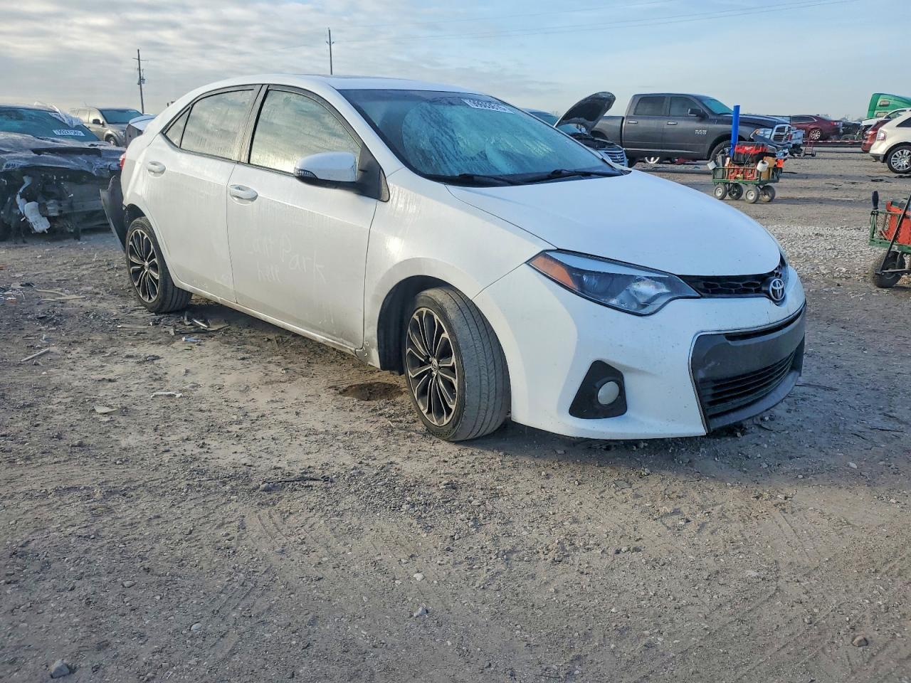 2016 TOYOTA COROLLA L photo 4