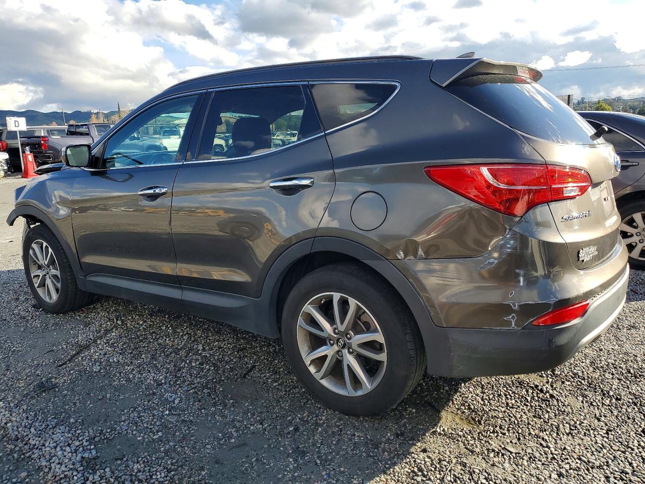 2014 HYUNDAI SANTA FE SPORT photo 2