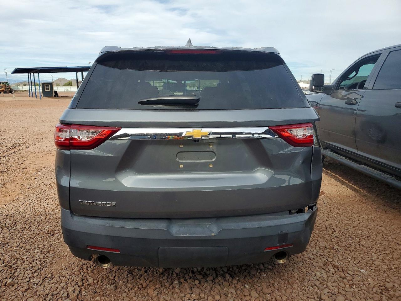 2019 CHEVROLET TRAVERSE LS photo 6