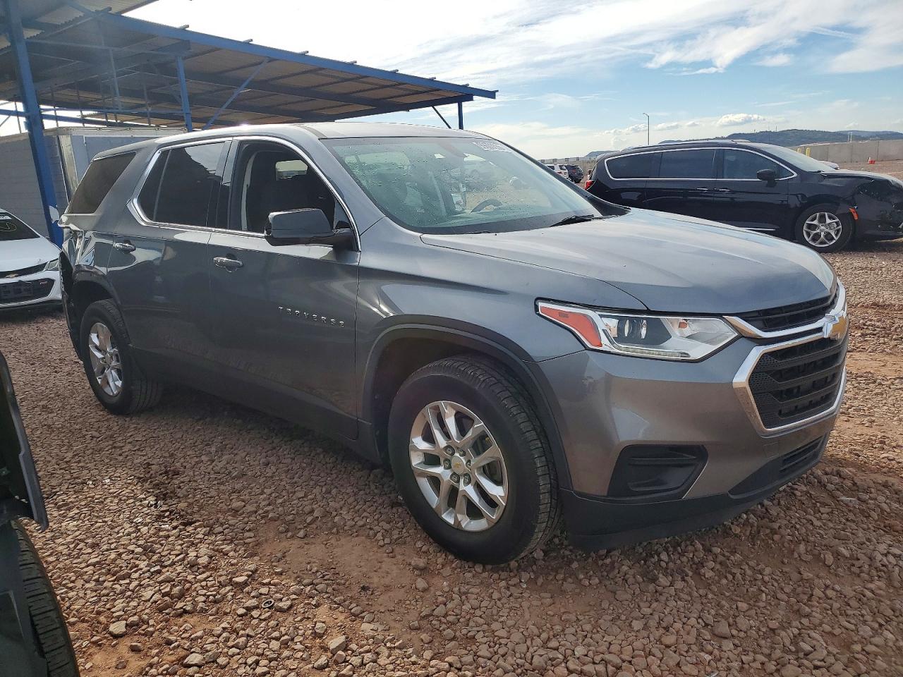 2019 CHEVROLET TRAVERSE LS photo 4