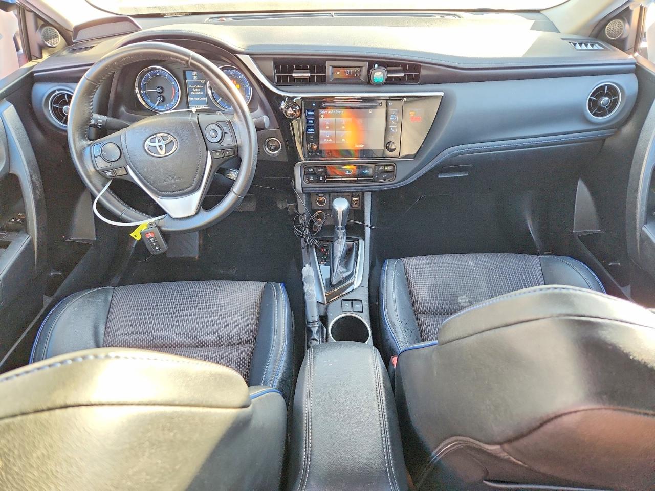 2018 TOYOTA COROLLA L photo 8