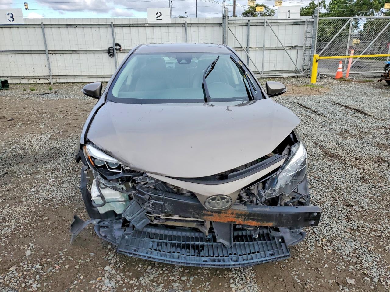 2018 TOYOTA COROLLA L photo 5