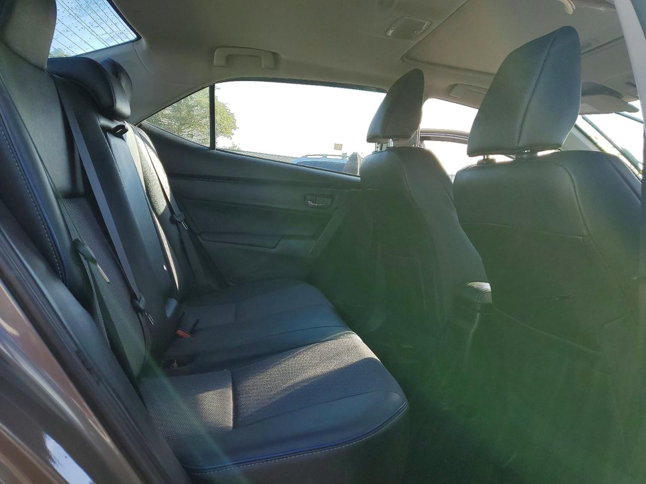 2018 TOYOTA COROLLA L photo 10