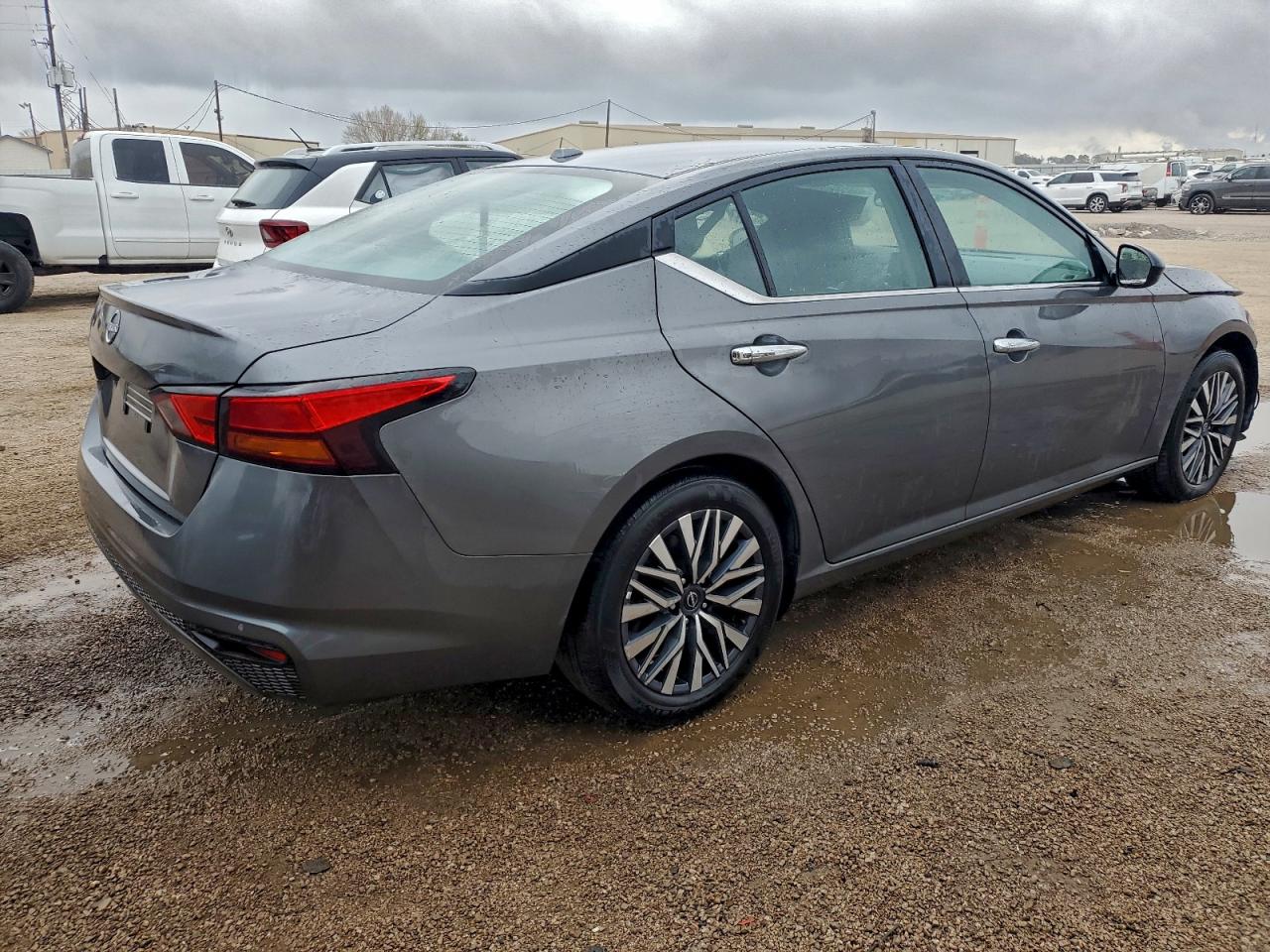 2025 NISSAN ALTIMA SV photo 3