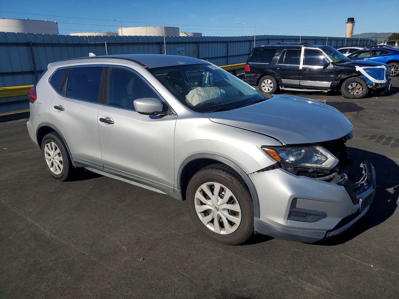 2017 NISSAN ROGUE S photo 4
