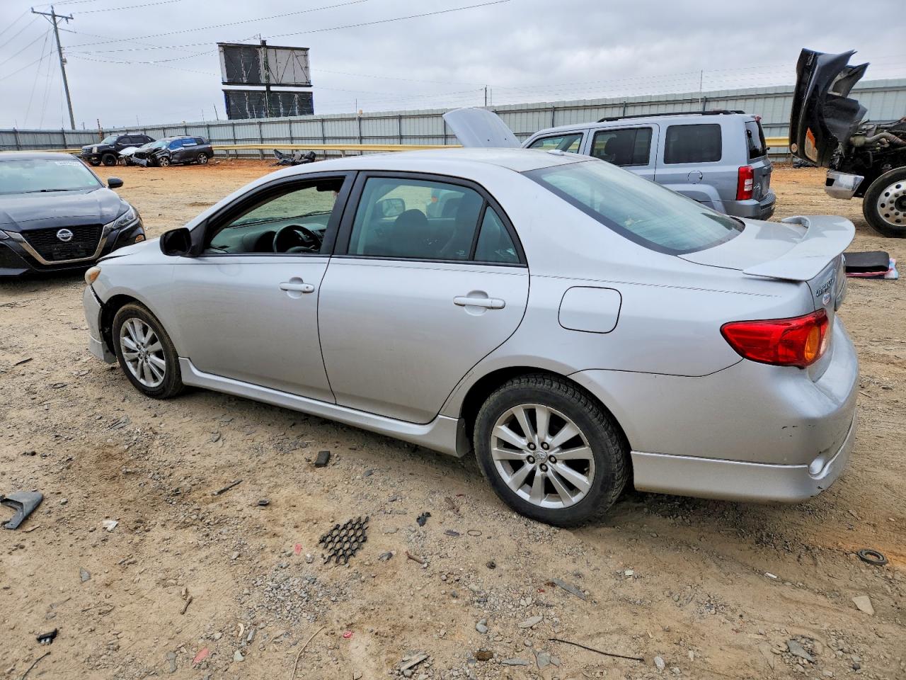2010 TOYOTA COROLLA BASE photo 2