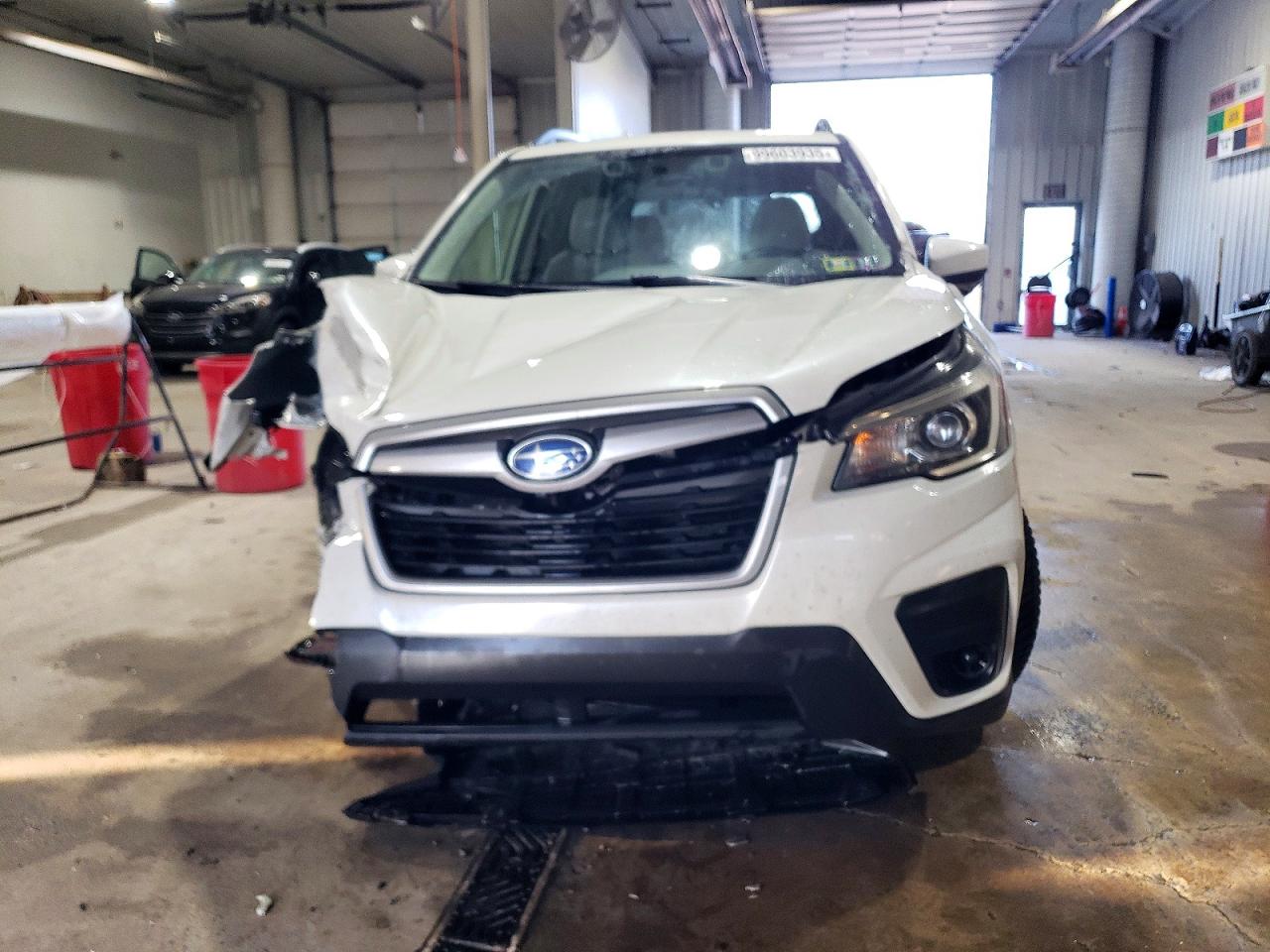 2019 SUBARU FORESTER PREMIUM photo 5