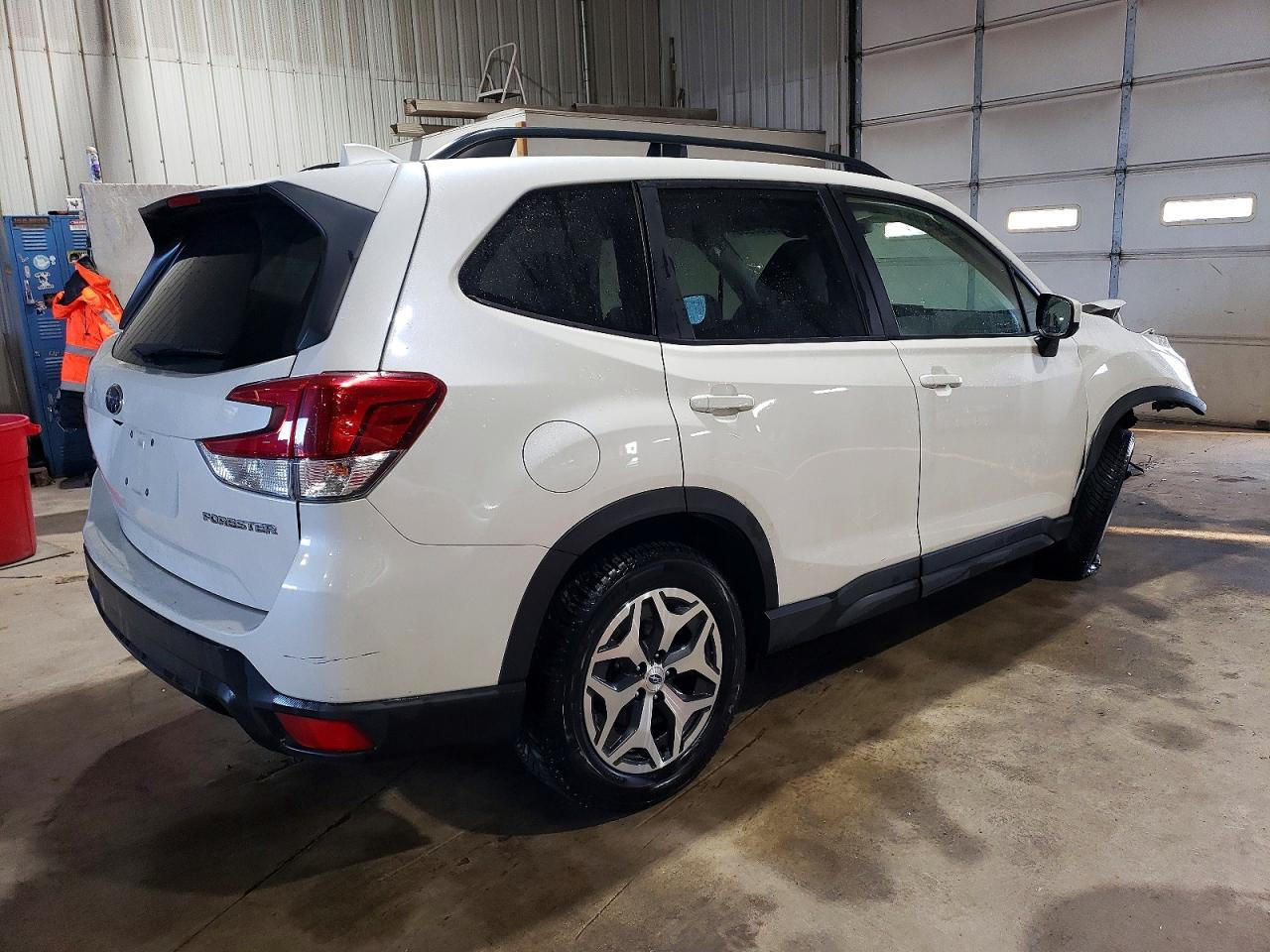 2019 SUBARU FORESTER PREMIUM photo 3