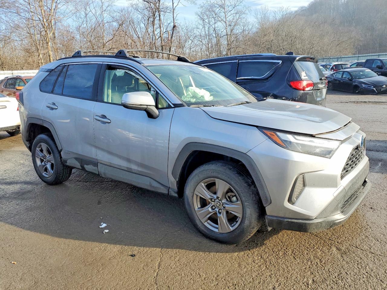 2024 TOYOTA RAV4 XLE photo 4