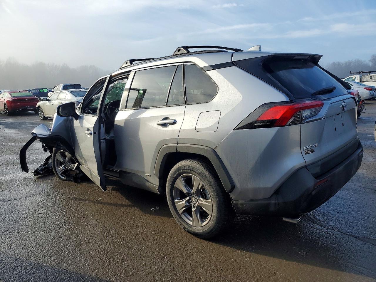 2024 TOYOTA RAV4 XLE photo 2