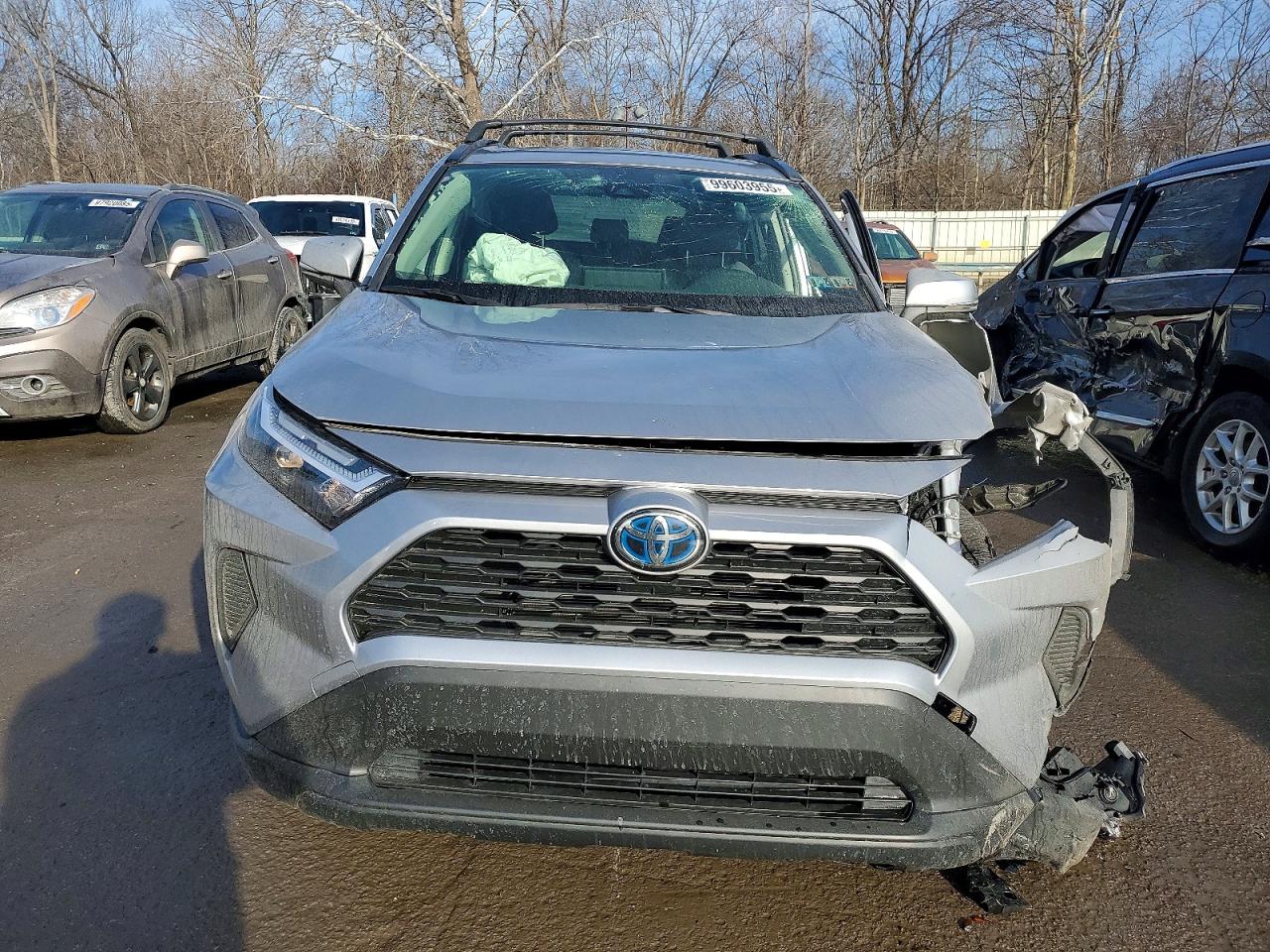 2024 TOYOTA RAV4 XLE photo 5