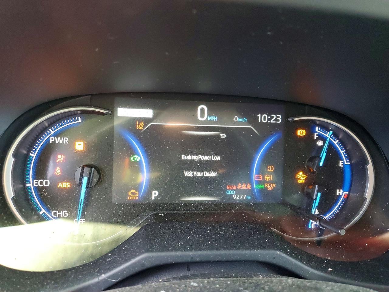 2024 TOYOTA RAV4 XLE photo 9