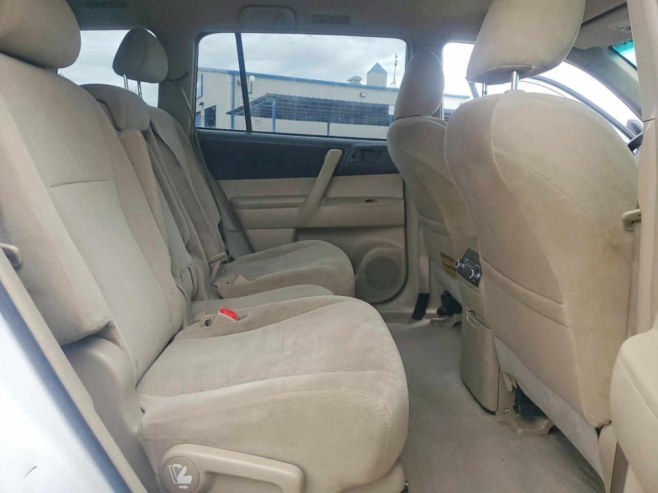 2010 TOYOTA HIGHLANDER photo 11