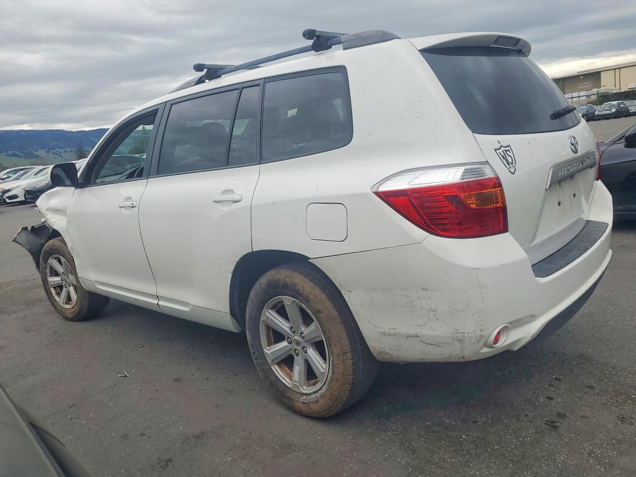 2010 TOYOTA HIGHLANDER photo 2
