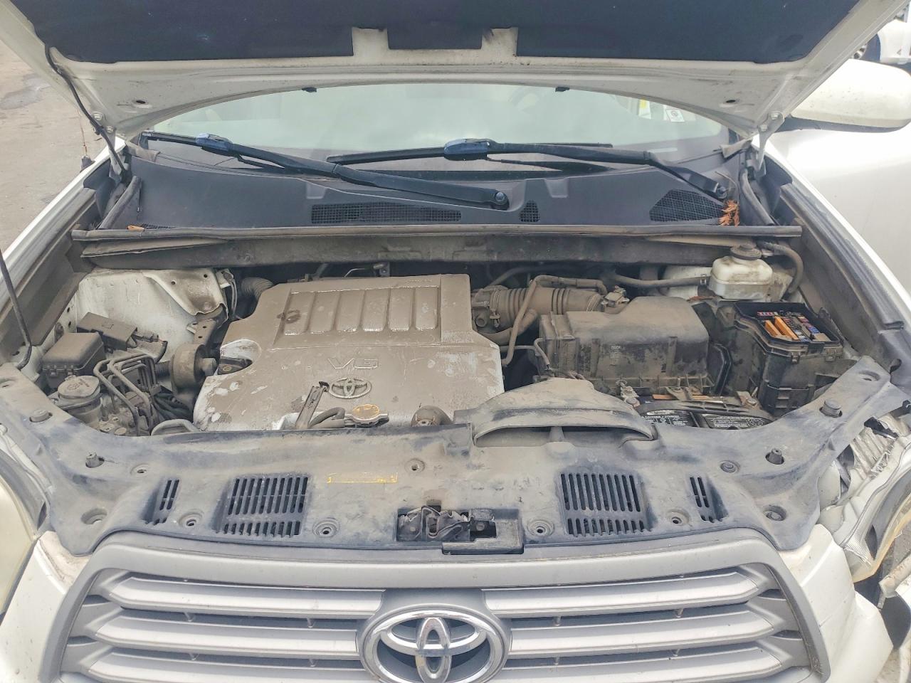 2010 TOYOTA HIGHLANDER photo 12