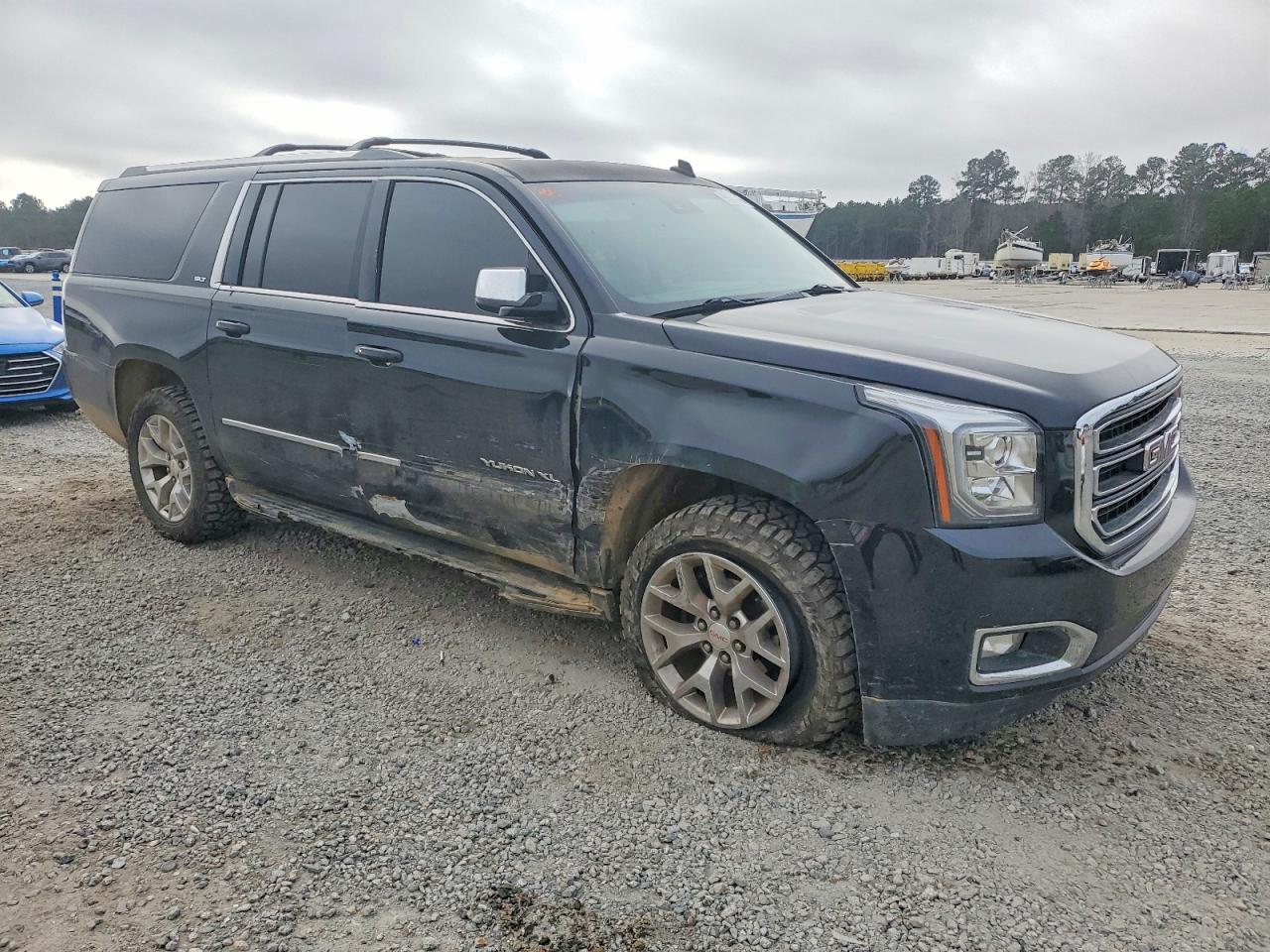 2015 GMC YUKON XL C1500 SLT photo 4