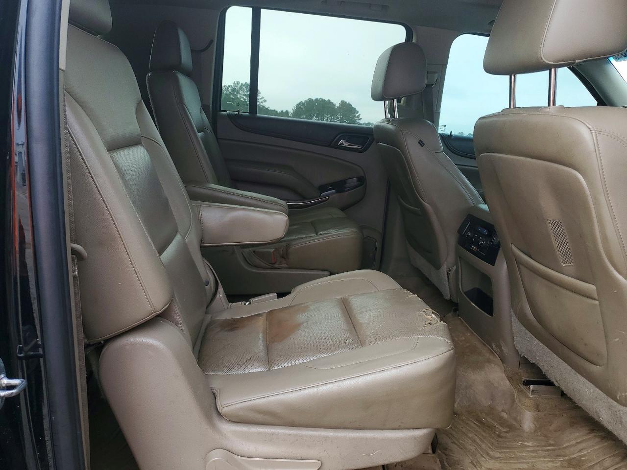 2015 GMC YUKON XL C1500 SLT photo 11
