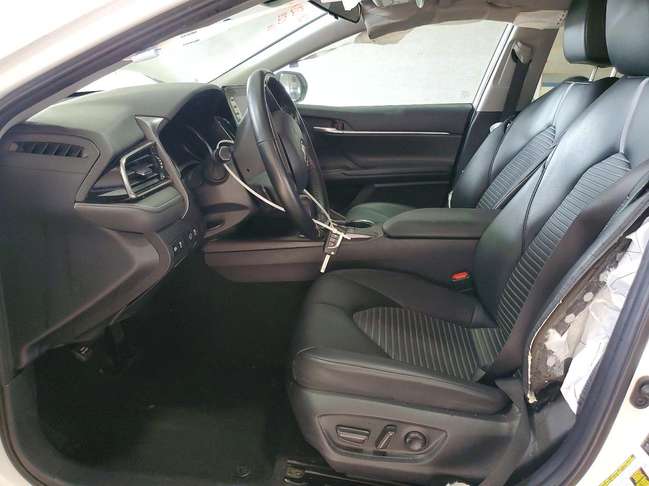 2023 TOYOTA CAMRY SE NIGHT SHADE photo 7
