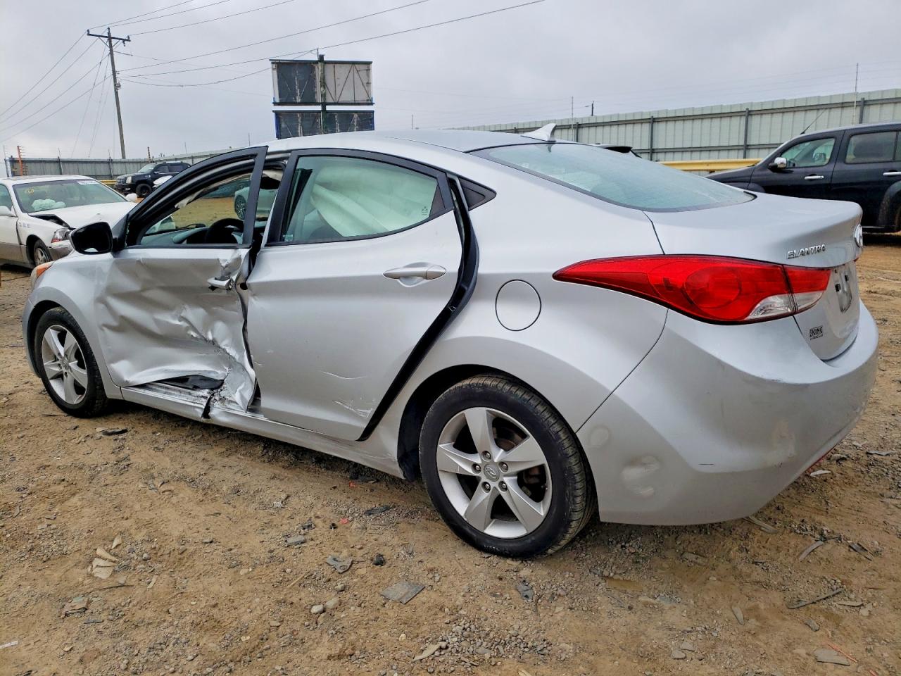2013 HYUNDAI ELANTRA GLS photo 2