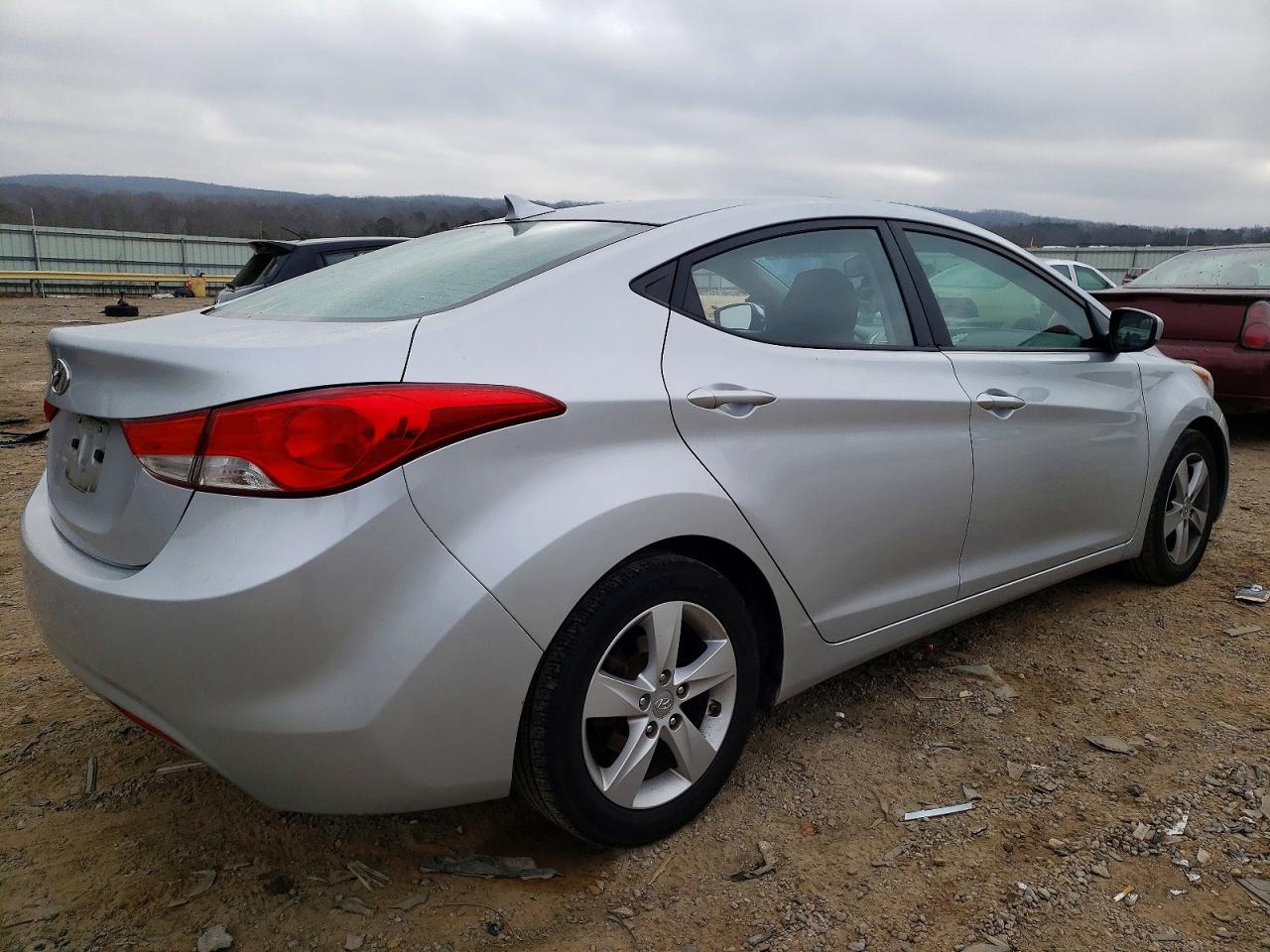 2013 HYUNDAI ELANTRA GLS photo 3