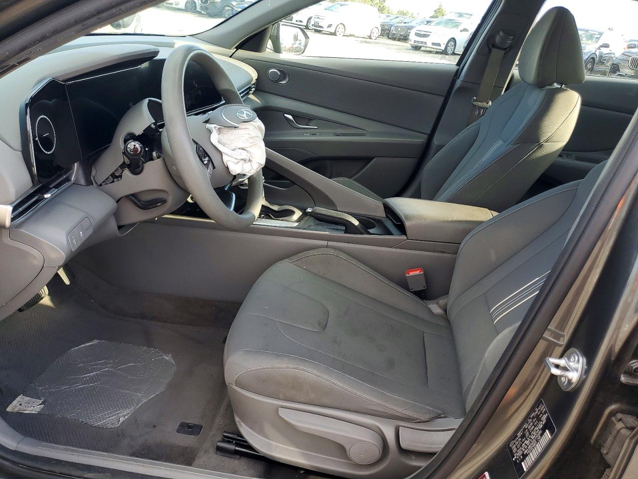 2024 HYUNDAI ELANTRA SEL photo 7