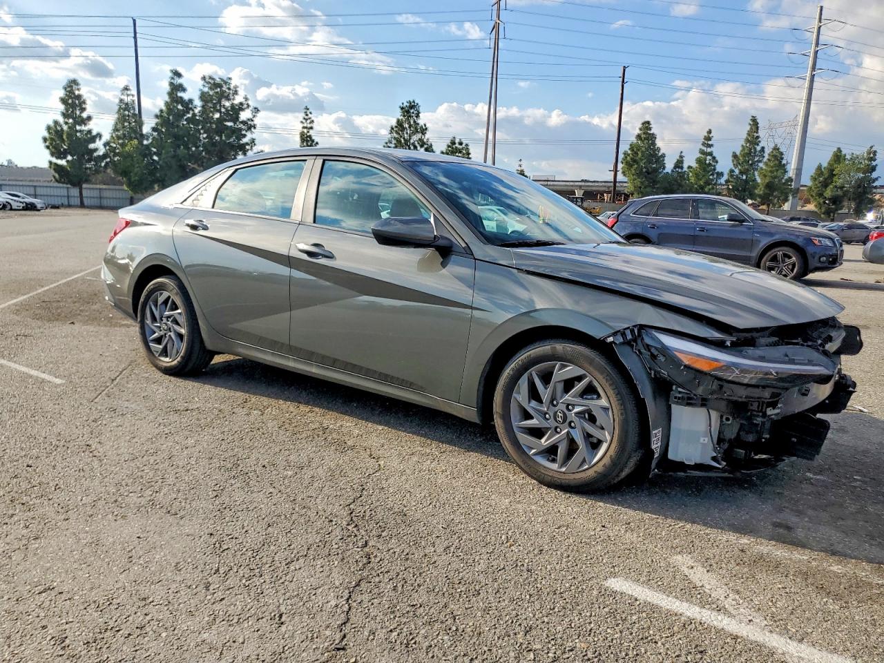 2024 HYUNDAI ELANTRA SEL photo 4