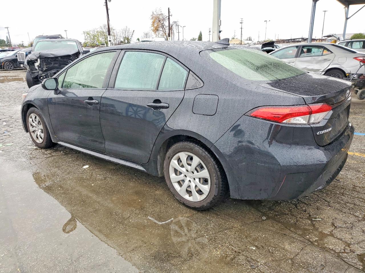 2022 TOYOTA COROLLA LE photo 2