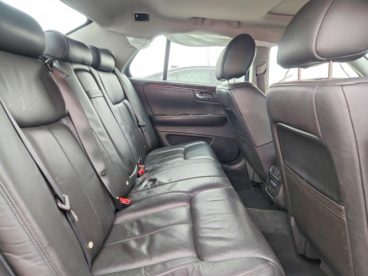 2011 CADILLAC DTS PREMIUM COLLECTION photo 10