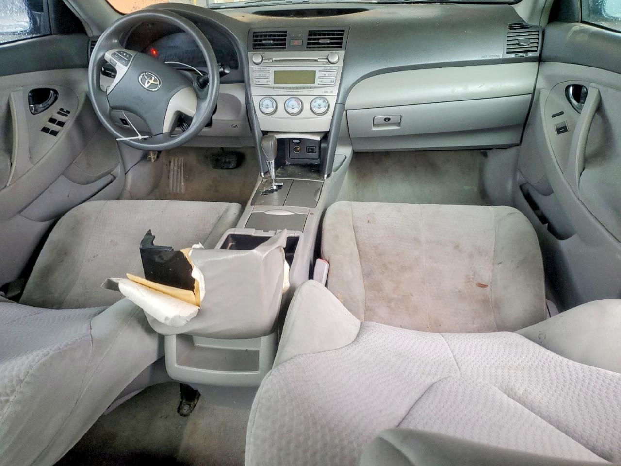 2011 TOYOTA CAMRY BASE photo 8