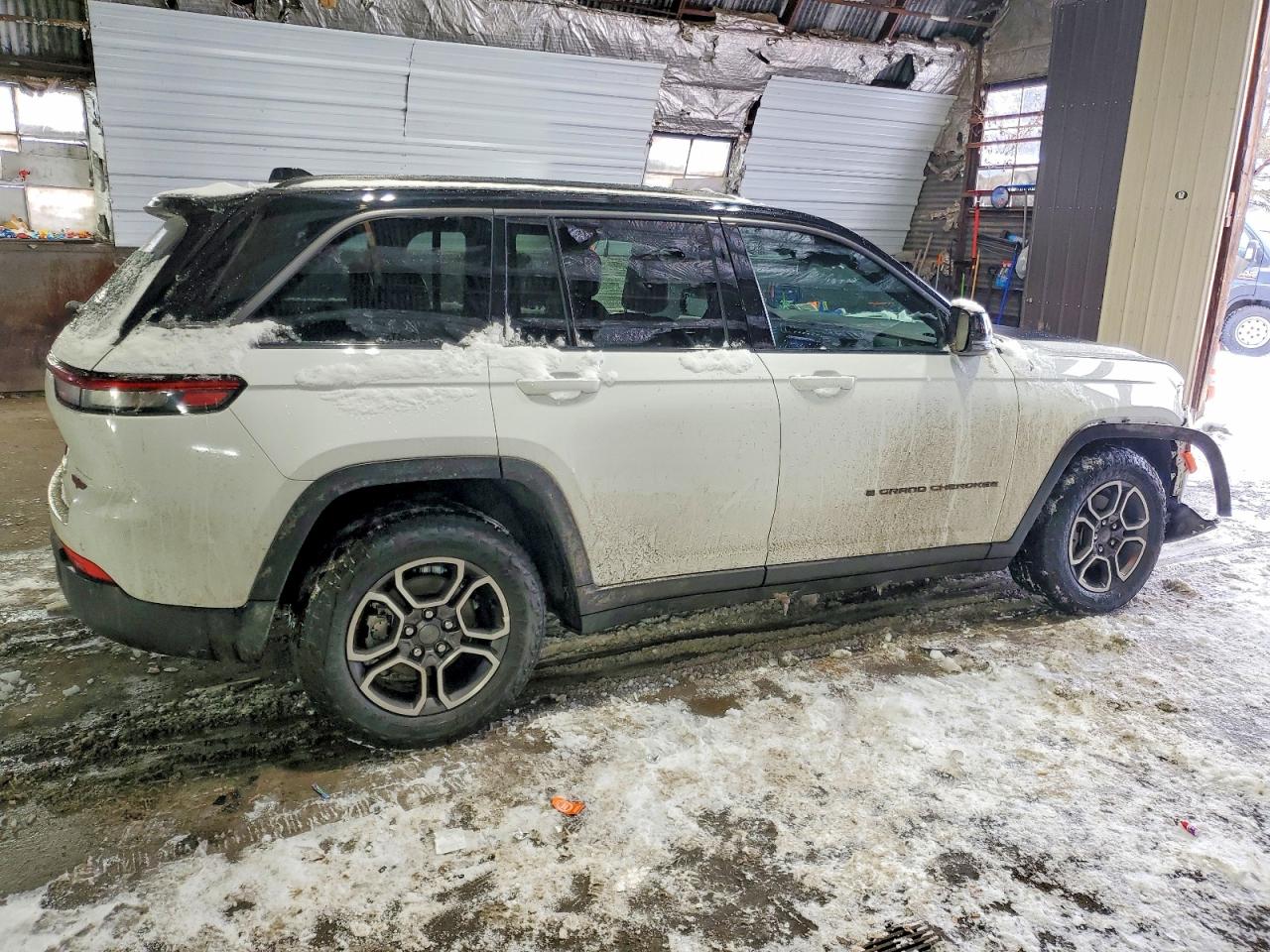 2022 JEEP GRAND CHEROKEE TRAILHAWK photo 3