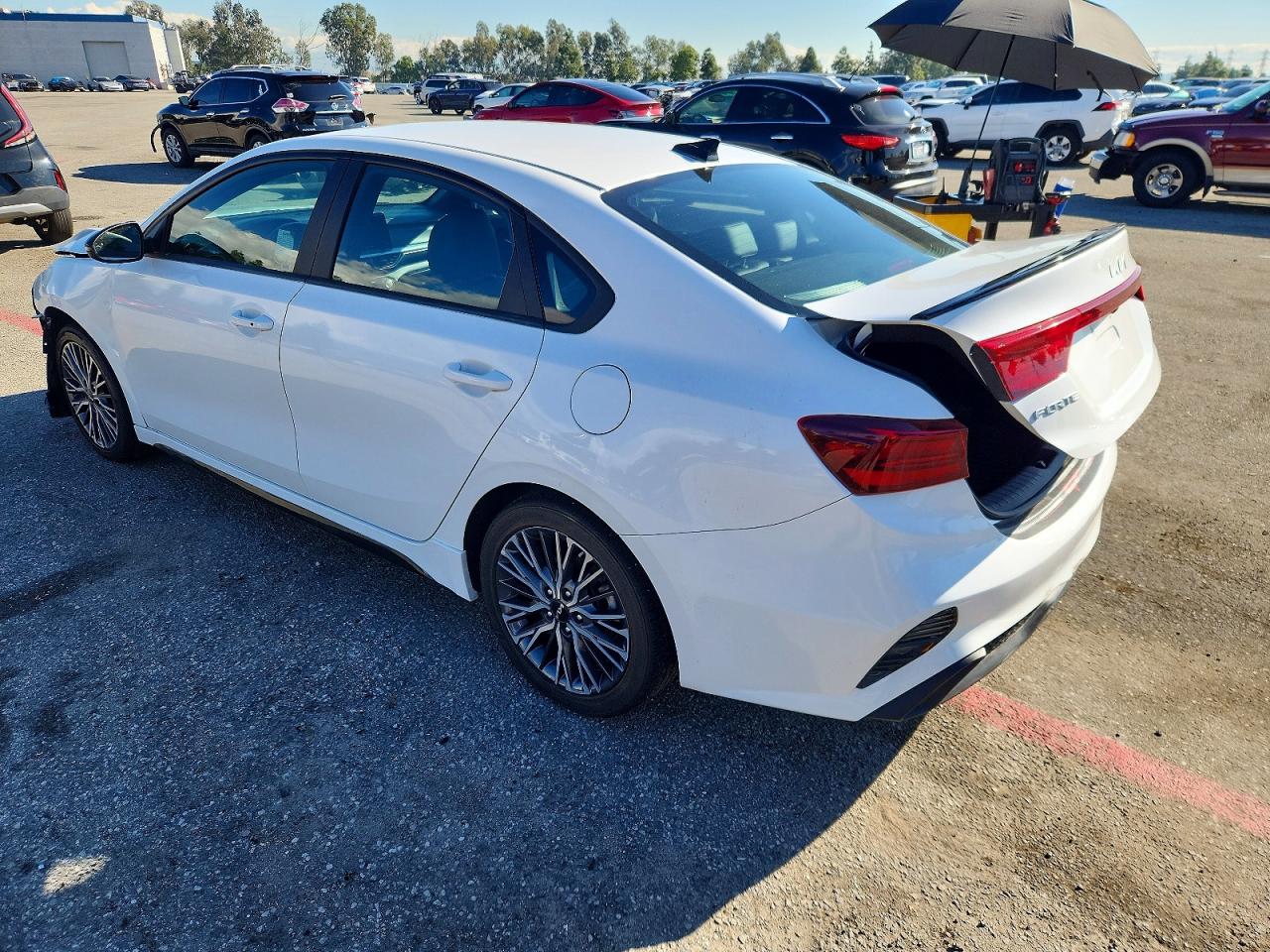 2023 KIA FORTE GT LINE photo 2