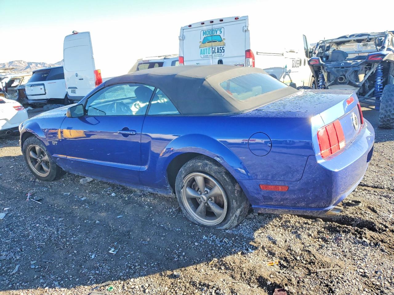 2005 FORD MUSTANG GT photo 2