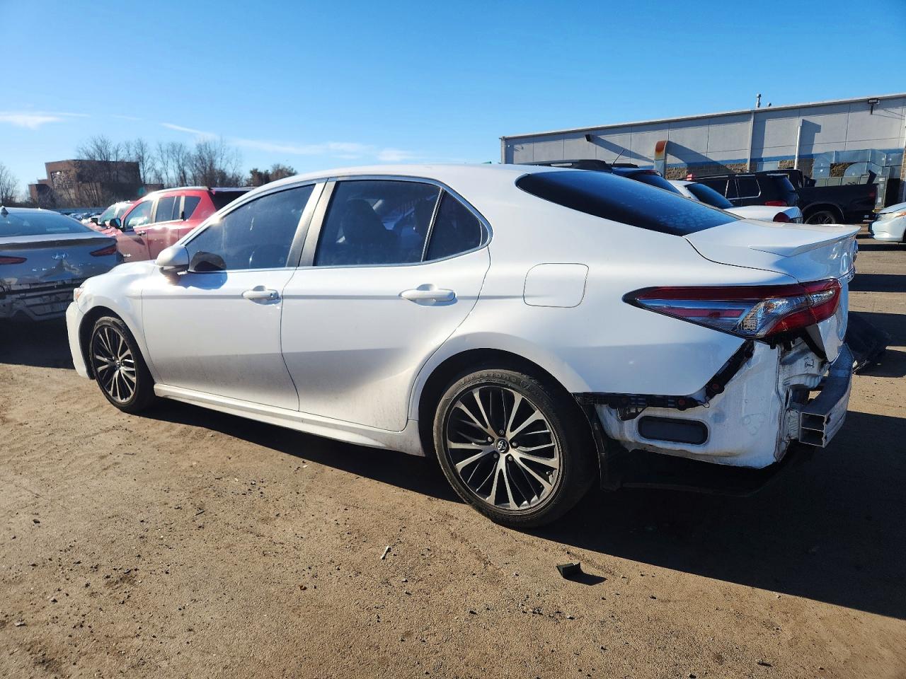 2018 TOYOTA CAMRY L photo 2