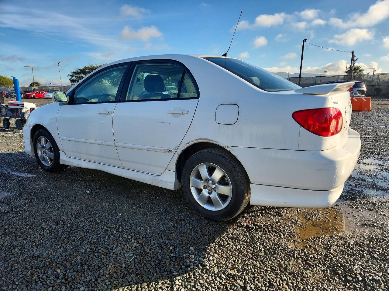 2005 TOYOTA COROLLA CE photo 2