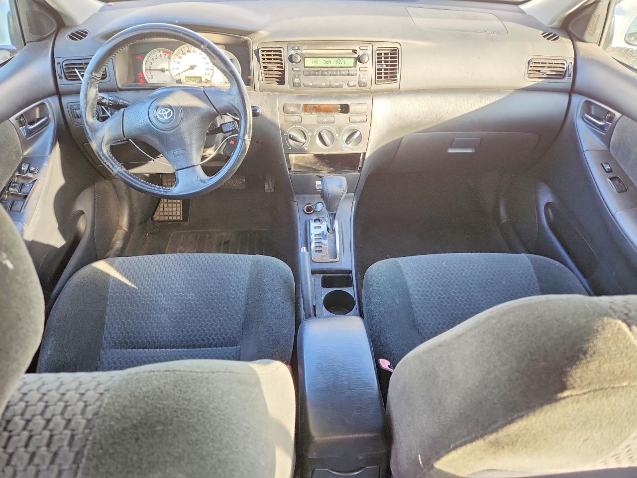2005 TOYOTA COROLLA CE photo 8