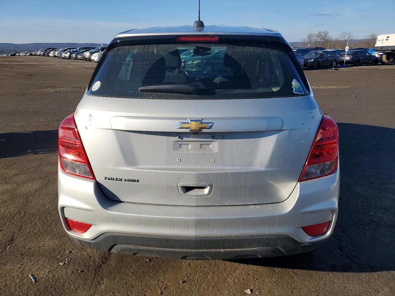 2018 CHEVROLET TRAX LS photo 6