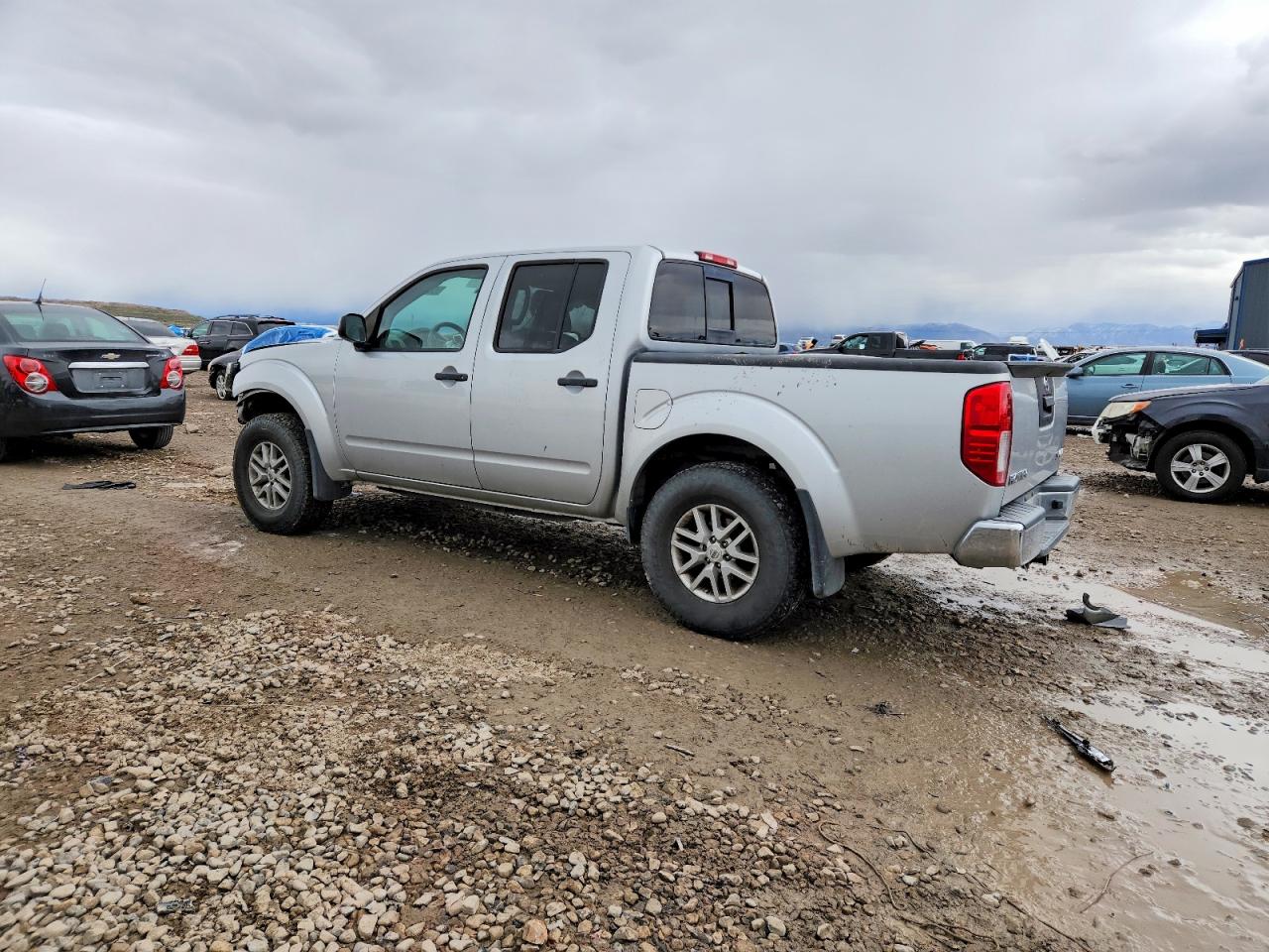 2019 NISSAN FRONTIER S photo 2