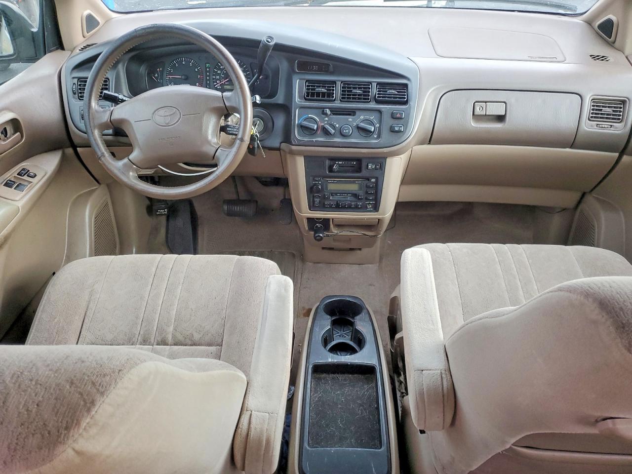 1998 TOYOTA SIENNA LE photo 15