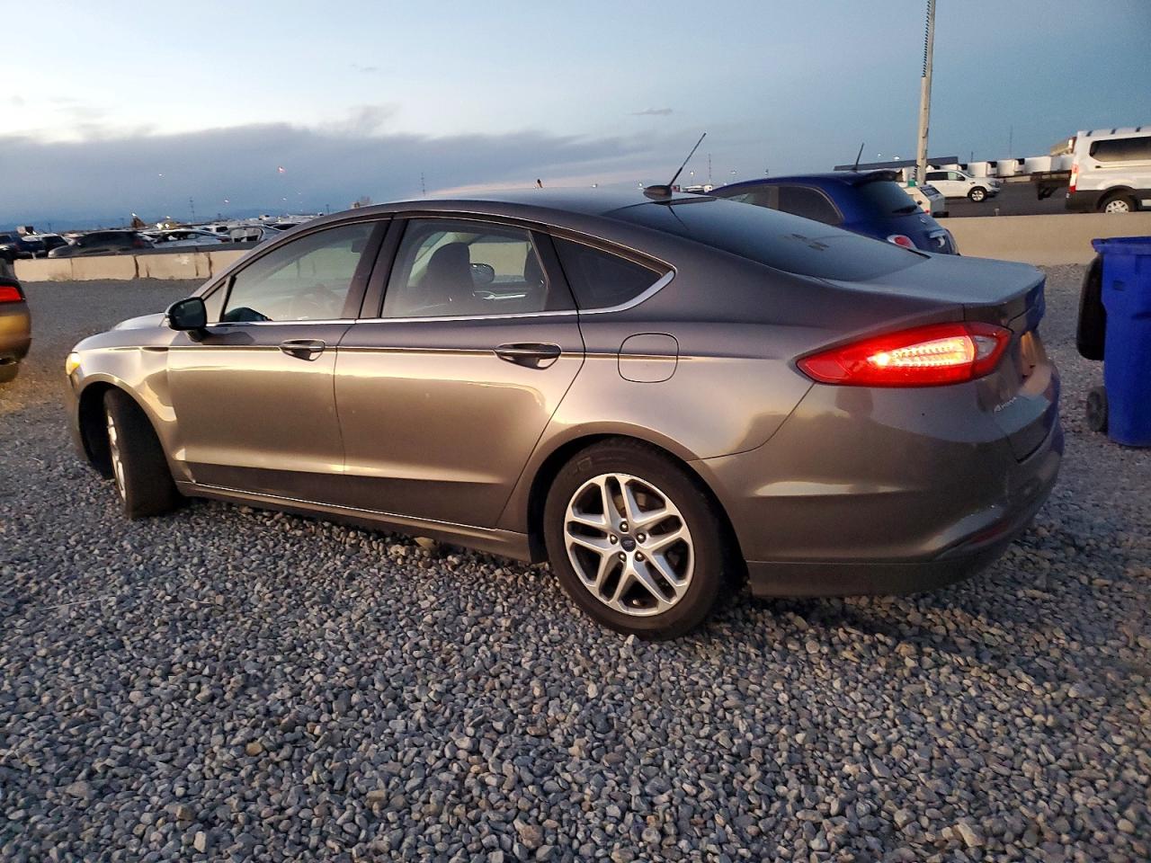 2013 FORD FUSION SE photo 2