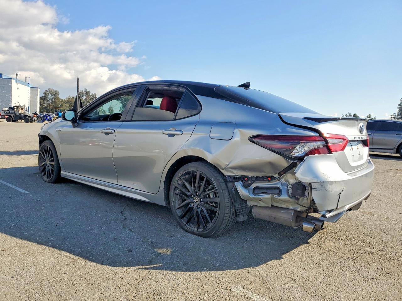 2021 TOYOTA CAMRY XSE photo 2