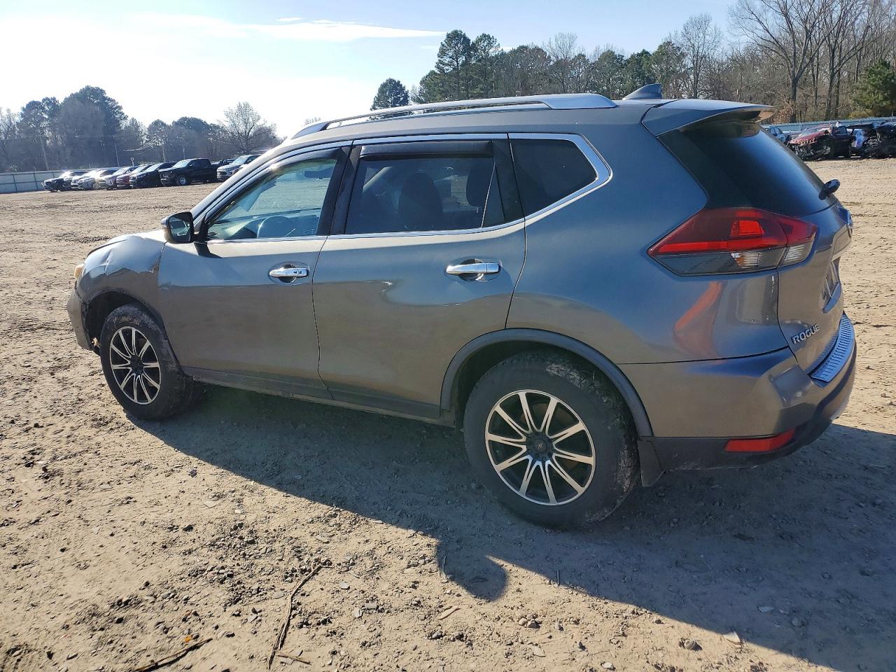 2018 NISSAN ROGUE S photo 2
