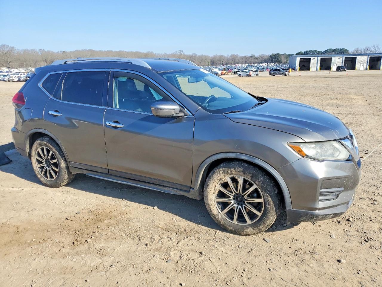 2018 NISSAN ROGUE S photo 4