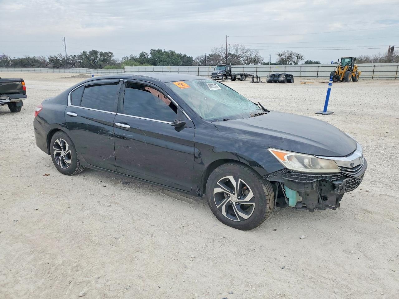 2017 HONDA ACCORD LX photo 4